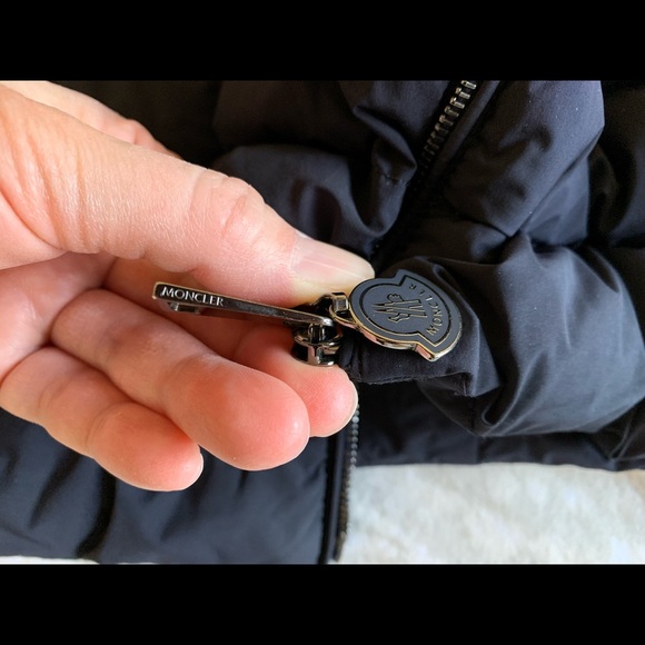 Moncler down jacket sz 3 - Picture 14 of 15